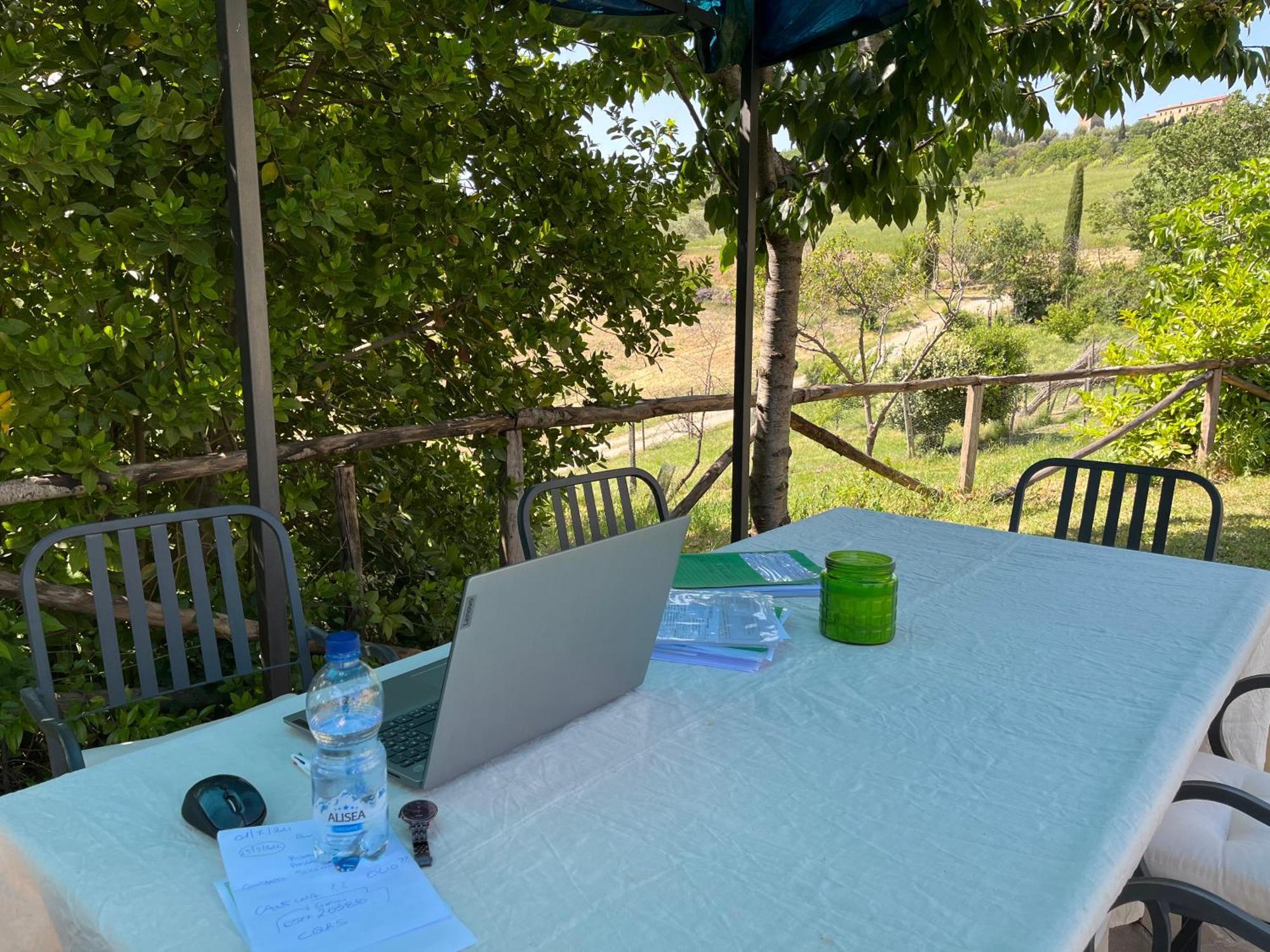 Agriturismo Le Querciole In Val D'Orcia บาโญวีโญนี ภายนอก รูปภาพ