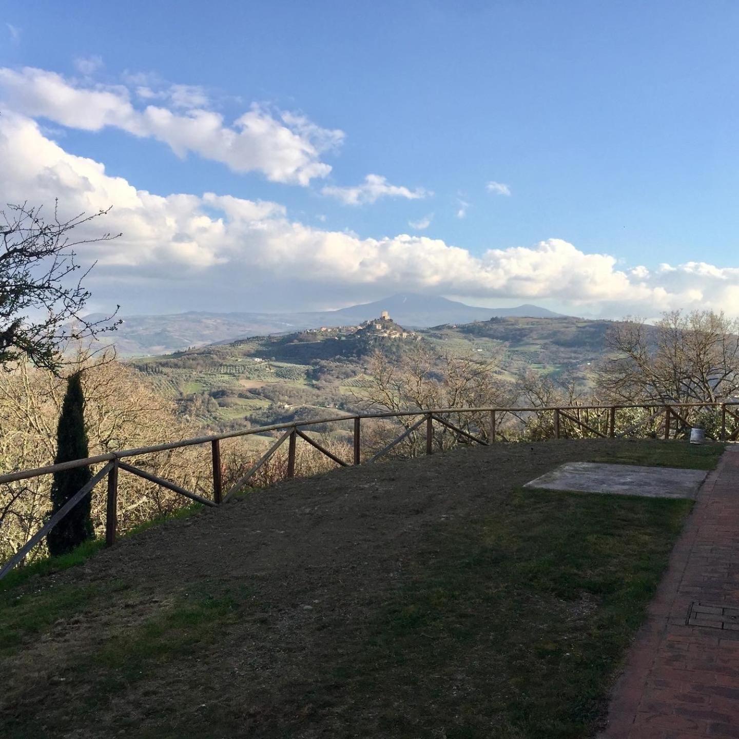 Agriturismo Le Querciole In Val D'Orcia บาโญวีโญนี ภายนอก รูปภาพ