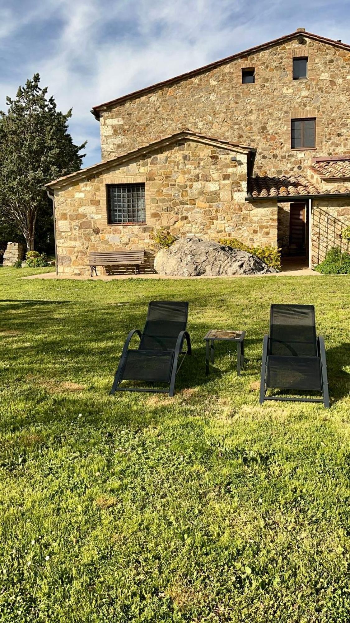 Agriturismo Le Querciole In Val D'Orcia บาโญวีโญนี ภายนอก รูปภาพ
